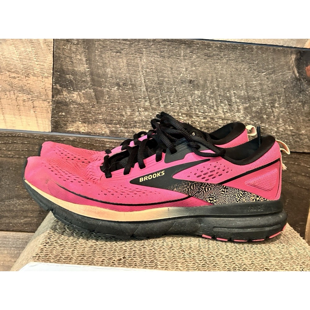 Brooks Hot Pink and Black Running Shoes - Picture 2 of 8